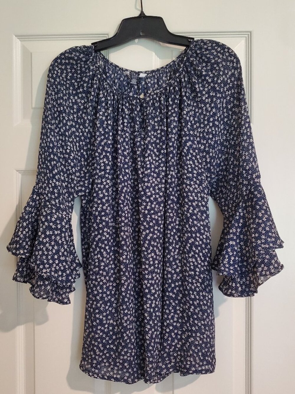 Chaps Navy Blue/White/Red Floral Peasant Top with Tiered Ruffle Sleeve-Womens XL